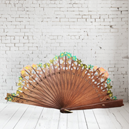 ABANICO baraja con calado,  color madera, dibujo de flor verde y naranja, madera de arce lacado, tamaño medio | 2137 | Artesania Textil