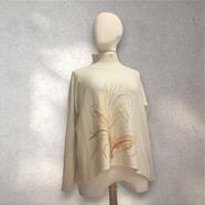 JERSEY, PULL, color crudo de corte evasé  y manga de canalé color crudo con dibujo de ramas en beig | 2266 | Artesania Textil