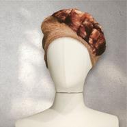 BOINA, patch beig con bordado de patch en tonos naturales en lana enfieltrada. | 2339 | Artesania Textil