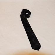 CORBATA , de color negro, con dibujo de espiral, en tejido satinado | CO/01453 | Artesania Textil