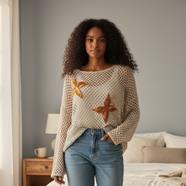 CAMISETA, PULL, calado color arena con aplicación bordada de mariposa en lana enfieltrada, escote en barco | 2480 | Artesania Textil