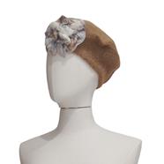 BOINA, beig con bordado de flor cruda en lana enfieltrada, en lana fieltro | 2335 | Artesania Textil