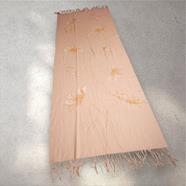 PASMINA, bufanda, color coral, dibujo de flor en blanco, tacto cashmere, lana | 2428 | Artesania Textil