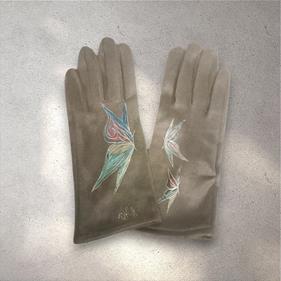 GUANTE gris, con dibujo de mariposas multicolores, interior térmico, táctil   | 2434 | Artesania Textil
