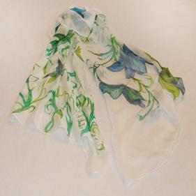 FULAR, en GASA DE SEDA, color blanco, dibujo de mariposas azules | 1959 | Artesania Textil