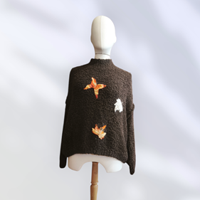 JERSEY, PULL, con hilo de fantasía color marrón con aplicación de lana enfientrada  | 2425 | Artesania Textil