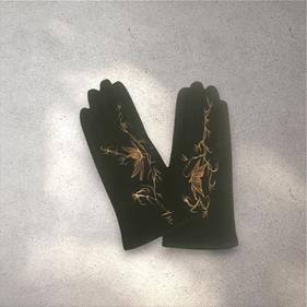 GUANTE negro, con dibujo de mariposas, interior térmico, táctil   | 2297 | Artesania Textil