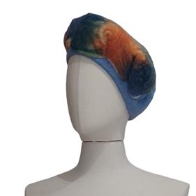 BOINA, patch azul celeste  con bordado de patch con diseño de estrellas multicolor en lana enfieltrada, en lana fieltro | 2345 | Artesania Textil