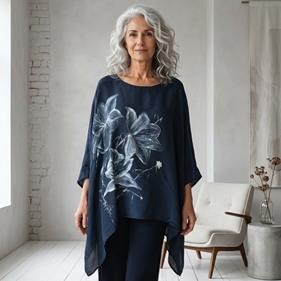 TUNICA ,blusa en gasa de seda, color azul oscuro, dibujo de flores blancas | 2523 | Artesania Textil