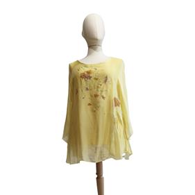 TUNICA ,blusa en gasa de seda, color amarillo claro dibujo de mariposas y flores | 2239 | Artesania Textil