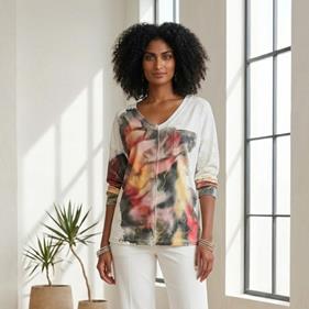 CAMISETA, PULL, color blanco  con dibujo en contraste multicolor | 2494 | Artesania Textil