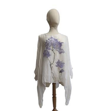 TUNICA ,blusa,vestido en gasa de seda, color blanco dibujo de arbol azul | 2232 | Artesania Textil