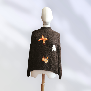 JERSEY, PULL, con hilo de fantasía color marrón con aplicación de lana enfientrada  | 2425 | Artesania Textil