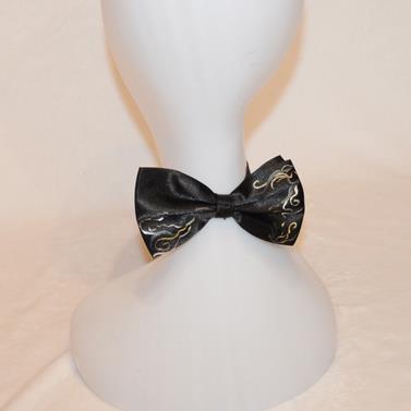 PAJARITA, de color negro, con dibujo de espiral, tejido satinado | PA/01083 | Artesania Textil