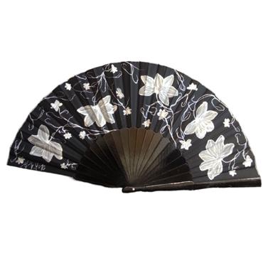 ABANICO pericón, color negro, dibujo flores blancas, en madera lacada , tamaño muy grande | 2206 | Artesania Textil