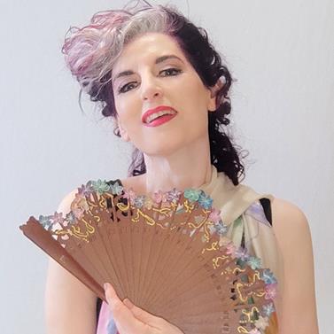 ABANICO baraja con calado,  color madera, dibujo de flor multicolor, madera de arce lacado, tamaño medio | 1883 | Artesania Textil