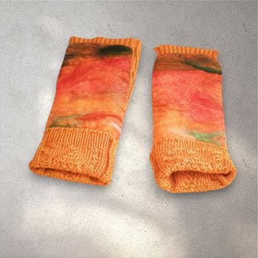 MITON, amarillo mostaza con patch aplicado en lana merino en tonos naranjas | 2118 | Artesania Textil