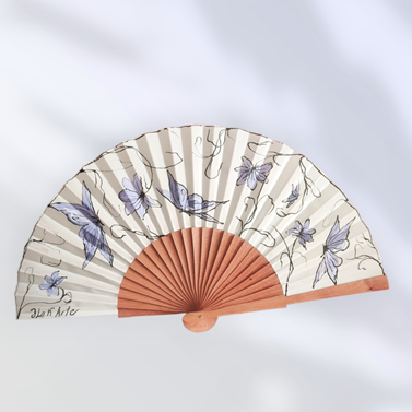 ABANICO  en seda y madera de peral, dibujo de mariposas malva. Talla clásico | 2471 | Artesania Textil