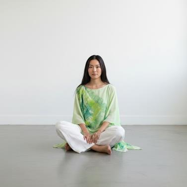 TUNICA, blusa, vestido en gasa de seda, color verde claro con sibori | 2235 | Artesania Textil