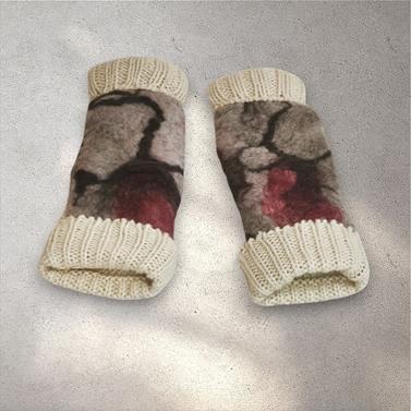 MITON, crudo con patch bordado en lana merino en tono gris | 2113 | Artesania Textil