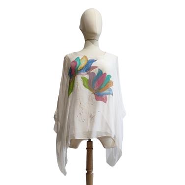 TUNICA ,blusa en gasa de seda, color blancodibujo de flores multicolor | 2424 | Artesania Textil
