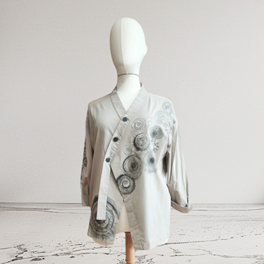 CHAQUETA , color BEIG, pintada a mano con circulos. en sarga plana | 2506 | Artesania Textil